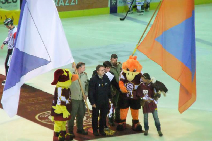 La protection civile présente lors d'un match du GSHC pour les 40 ans de la protection civile (2013)